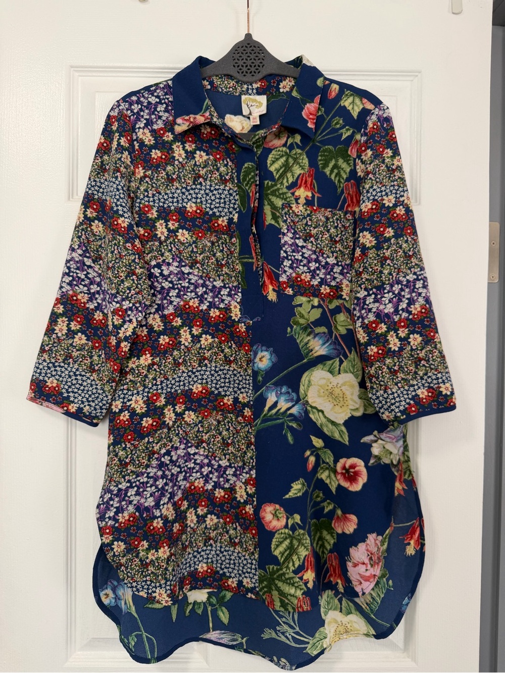 Fig and Flower Medium Navy Floral Patchwork Blouse 3/4 Sleeve High Low Top